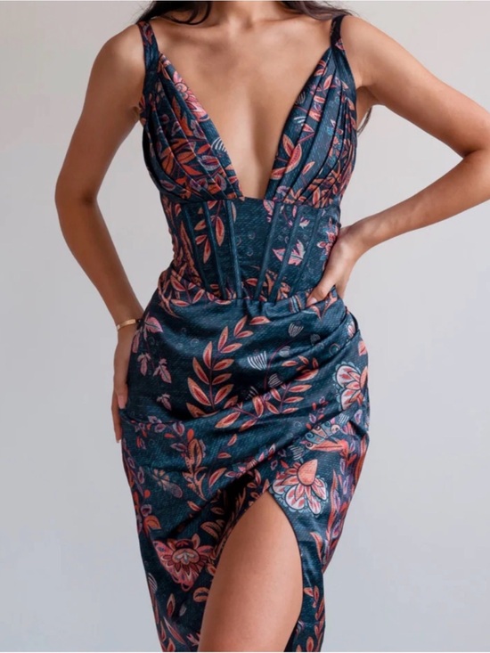 Averie Dresses & Skirts - NWT Averie Halley Draped MIDI Dress S